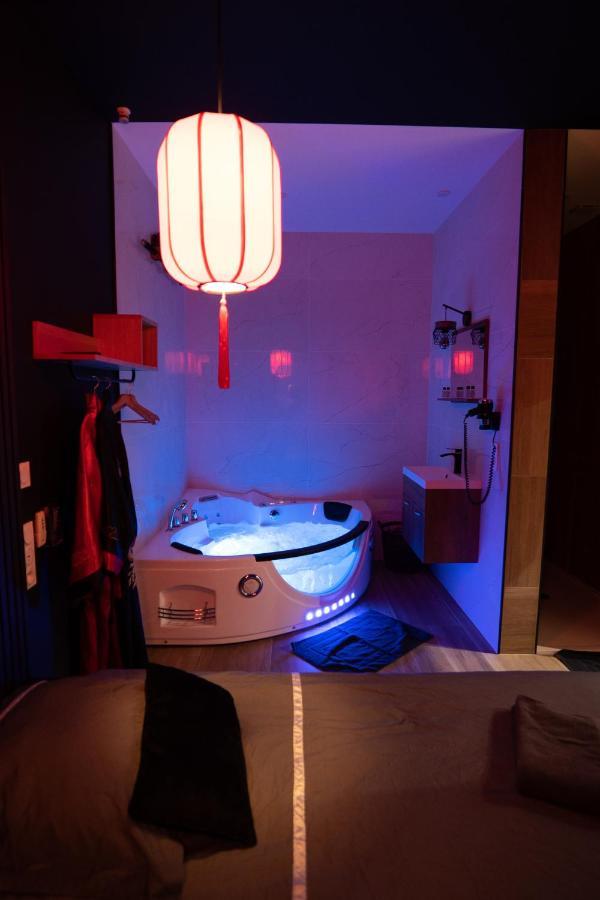 Appartement Capsule Japon - Jacuzzi - Netflix & Ecran Cinema - Xbox à Trith-Saint-Leger Extérieur photo